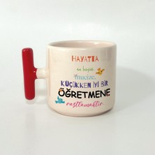 Mor Mürekkep Hayatta En Büyük Mucize Renkli Yazılı Öğretmenler Günü Kırmızı Kulplu T Kupa