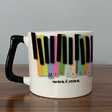 Mor Mürekkep Kişiye Özel Müzik Öğretmeni Baskılı Siyah Kulplu D Kupa