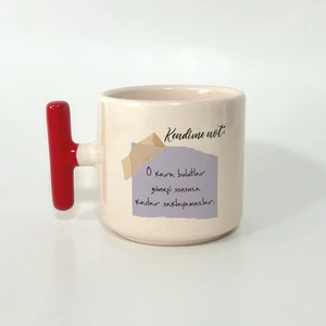 Mor Mürekkep Kendime Not: O Kara Bulutlar Güneşi Sonsuza Kadar Saklayamazlar Baskılı Kırmızı Kulplu T Kupa