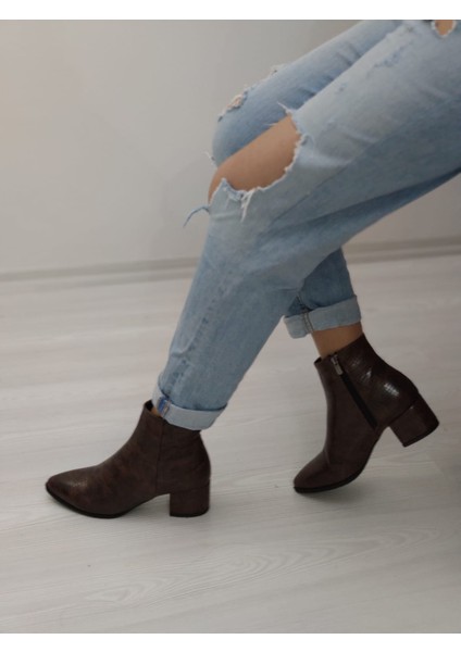 Çiğdem Deri Kahve Kalın Topuk Fermuarlı Kadın Bot ( B11B) - Kahverengi - 39 - ST01278-KAHVERENGİ-39