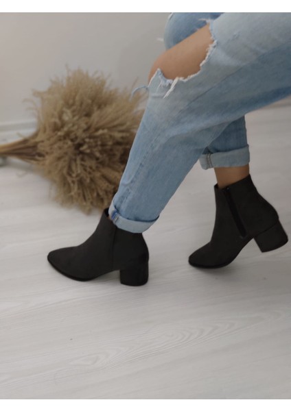 Çiğdem Süet Deri Gri Fermuarlı Kalın Topuk Kadın Bot (B11C) - Gri - 39 - ST01290-GRİ-39