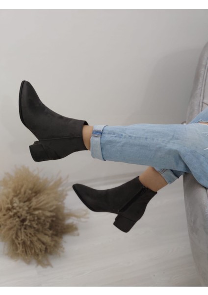 Çiğdem Süet Deri Gri Fermuarlı Kalın Topuk Kadın Bot (B11C) - Gri - 39 - ST01290-GRİ-39 fiyatları