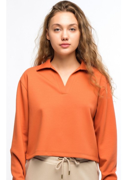 Turuncu Kadın Yaka Detaylı Crop Kesim Sweatshirt - More