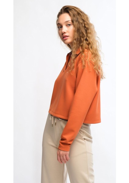 Turuncu Kadın Yaka Detaylı Crop Kesim Sweatshirt - More