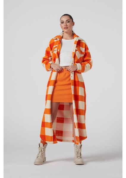 Yumuşacık Turuncu Ekoseli Çıt Çıtlı Peluş Hırka