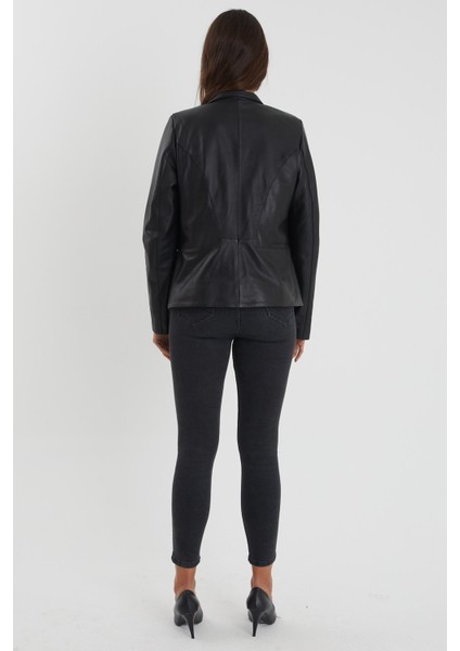 Çapraz Fermuarlı Kadın Siyah Deri Ceket indirimleri