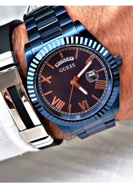 GUGW0265G9 Erkek Kol Saati