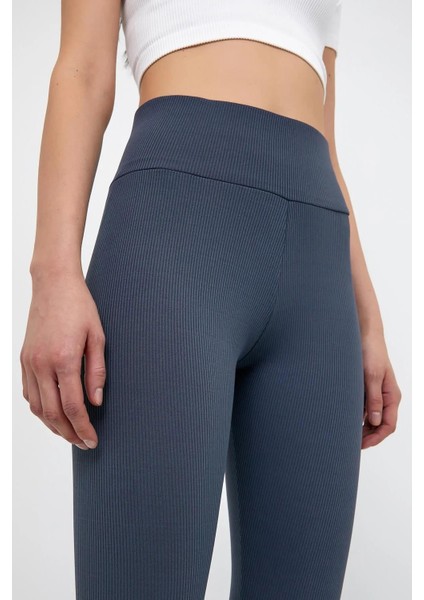 İncebelli Kadın Yüksek Bel İçi Şardonlu Fitilli Tayt Füme modelleri