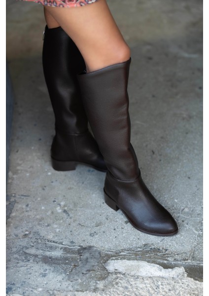 Arka Fermuar Detaylı Uzun Çizme Acı Kahve fiyatları