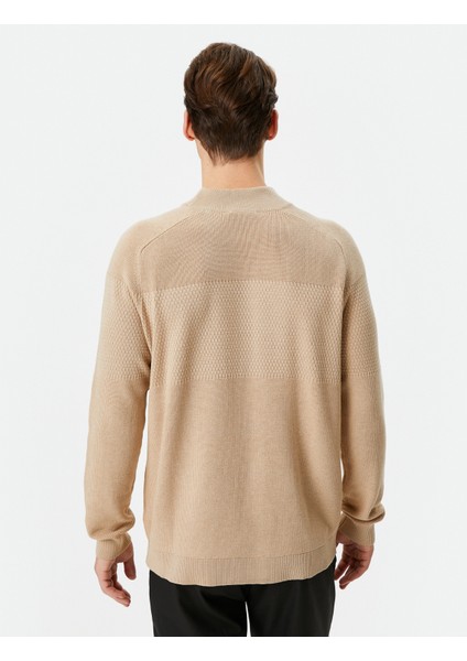 Yarım Balıkçı Yaka Kazak Triko Slim Fit Dokulu fırsatları