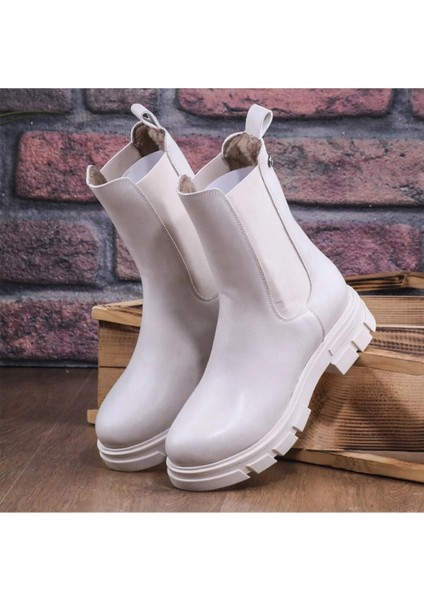 52553 Kadın Düz Cilt Bağcıksız Postal Uzun Bot