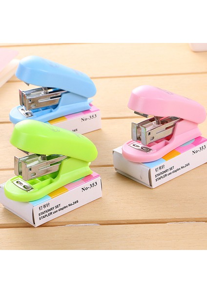 Yaratıcı Mini Zımba Seti, Sevimli Öğrenci Kırtasiye Malzemeleri ve Zımba Telleriyle Birlikte Ofis Malzemeleri Dahildir (Yurt Dışından) modelleri