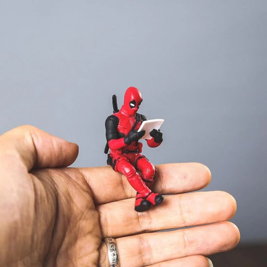 Sourcingasia Sıcak Film Marvel Deadpool Örümcek Adam Mini Şekil Araba Dekorasyon Merkezi Konsol Dikiz Aynası Dekor Ev Aksesuarları Için (Yurt Dışından)