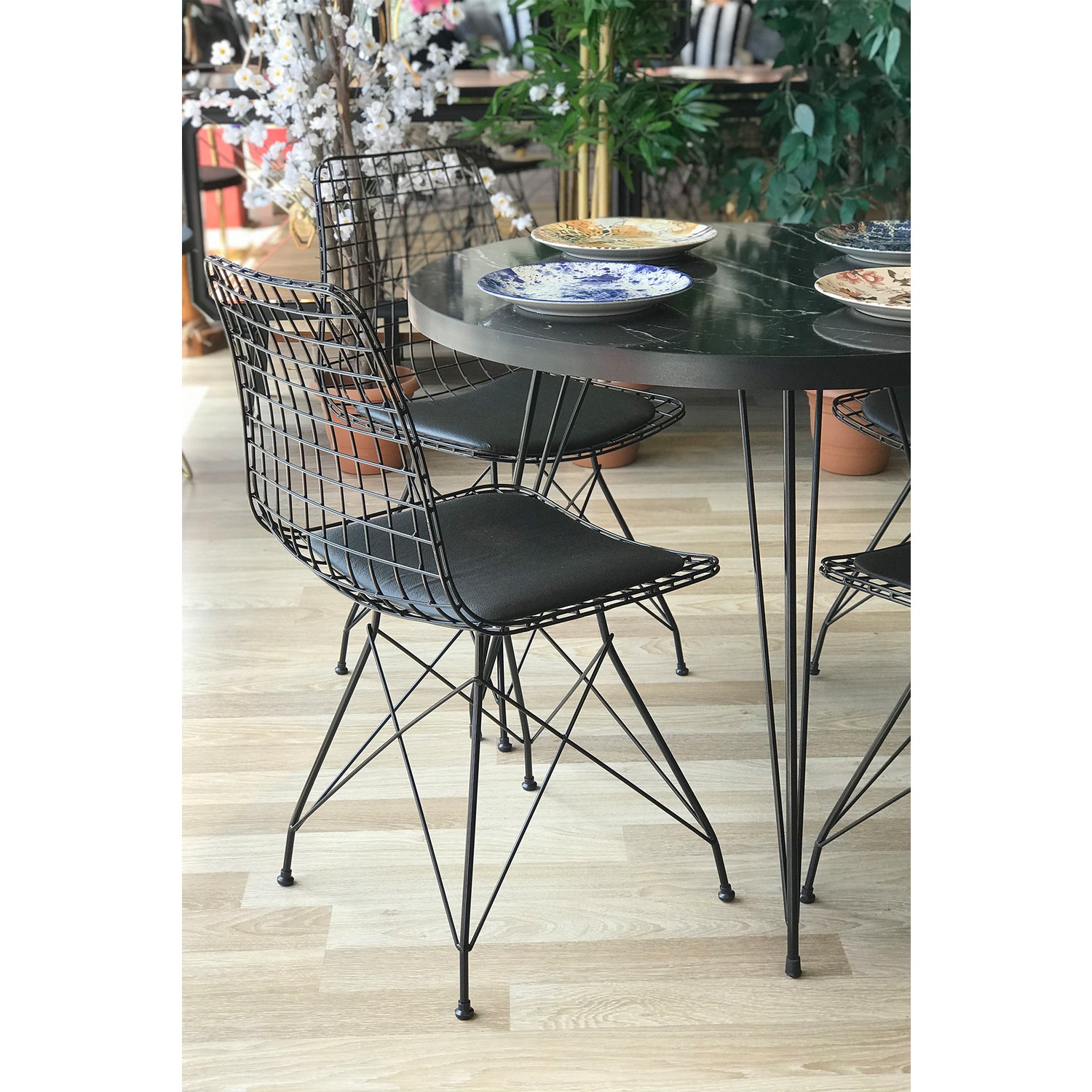 Tasarım Mobilyacım Balkon Masası Yuvarlak + 4 Sandalye Siyah Fiyatı