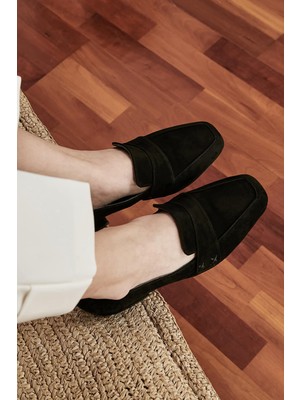 Mio Gusto Camilla Süet Siyah Kısa Topuklu Ayakkabı