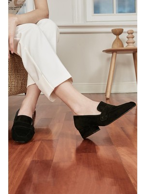 Mio Gusto Camilla Süet Siyah Kısa Topuklu Ayakkabı