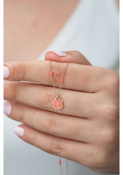 925 Ayar Yonca Modeli Nano Lazer Mineli Gümüş F Harf Kolye