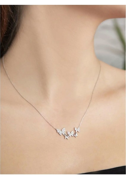 925 Ayar Beyaz Taşlı Gümüş Sıralı Kelebek Kolye