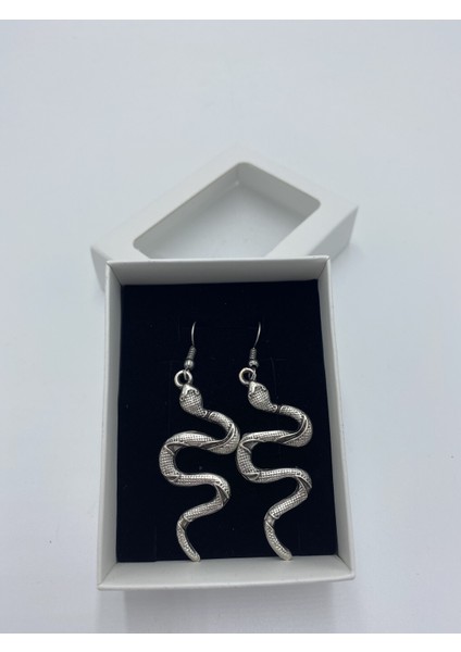 Gümüş Kaplama Kabartma Desenli Yılan Küpe