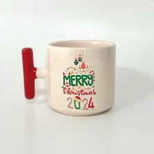 Mor Mürekkep Merry Christmas 2024 Baskılı Kırmızı Kulplu T Yılbaşı Kupası