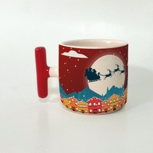 Mor Mürekkep Yılbaşı Gecesi Kızak ve Geyikleri Baskılı Kırmızı Kulplu T Yılbaşı Kupası