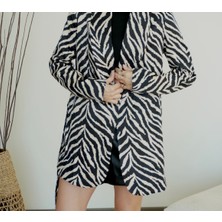 No:010 Butik Zebra Saten Blazer