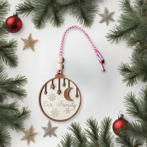 Iskandinav Tarzı Our Family Yazılı Ay ve Yıldız Detaylı Kar Tanesi Desenli Yılbaşı Ağacı Süsü, Nordik Stil Yeni Yıl Çam Ağacı Dekoru Süsü