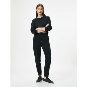 Modal Kumaş Crop Spor Sweatshirt Asimetrik Kesim Bisiklet Yaka Uzun Kollu