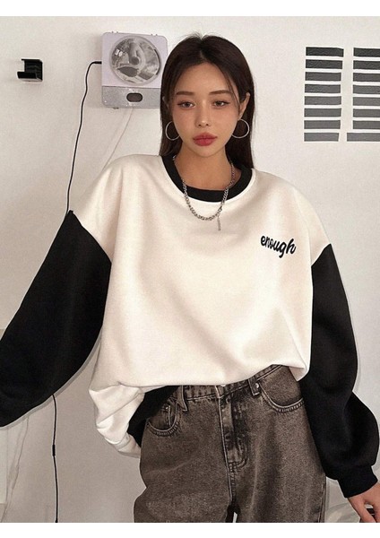 Kadın Beyaz Enough Baskılı Siyah Kol Detay Oversize Sweatshirt