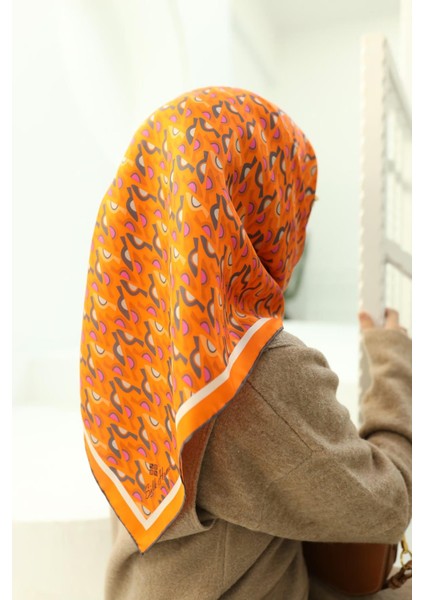 Turuncu Geometrik Desenli Tivil İpek Eşarp 11413-28 fiyatları