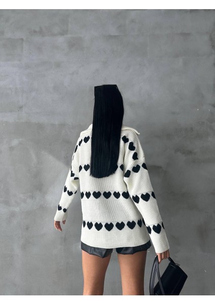 Kadın Fermuarlı Kalp Desenli Triko Kazak Krem fırsatları