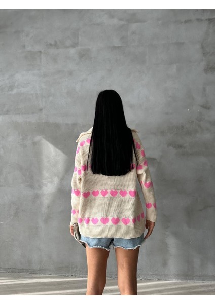 Kadın Fermuarlı Kalp Desenli Triko Kazak Bej fırsatları