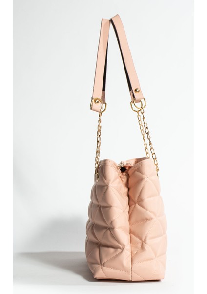 Siyah Kapitone 3 Bölme Fermuar Kapama Zincir Askılı Astarlı El Kol ve Omuz Çantası indirimleri