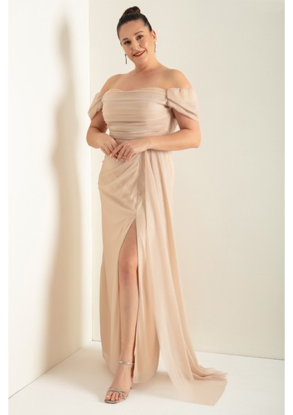 Kadın Bej Kayık Yaka Drapeli Yırtmaçlı Uzun Simli Abiye Elbise modelleri