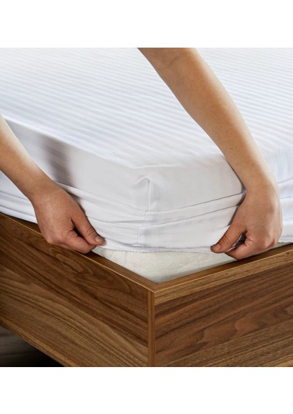 Çizgili Saten 180X200 30 Lastikli Yatak Çarşafı ve 2 Adet Yastık Kılıfı 50X70 Çift Kişilik Set Beyaz