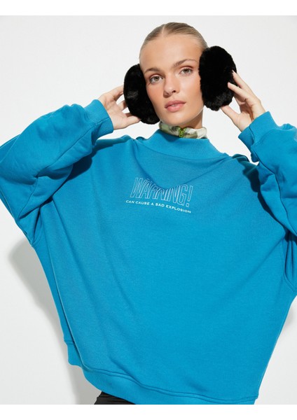 Dik Yaka Sweatshirt Slogan Baskılı Rahat Kesim modelleri