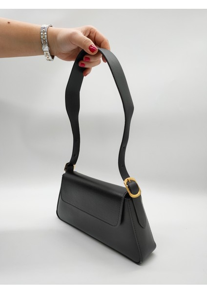 Hera Kadın Sade Tasarım Mıknatıs Kapaklı Kol ve Omuz Çantası