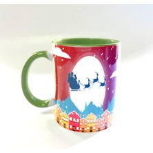 Mor Mürekkep Yılbaşı Gecesi Kızak ve Geyikleri Baskılı Yeşil Kulplu Içi Yeşil Yılbaşı Kupası