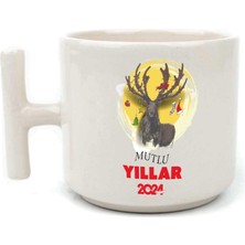 Mor Mürekkep Mutlu Yıllar 2024 Geyik Baskılı Yılbaşı Hediyesi Beyaz Kulplu T Kupa