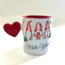 Mor Mürekkep Mutlu Yıllar 3 Noel Baba Baskılı Dolu Kalp Kulplu Içi Kırmızı Yılbaşı Kupası