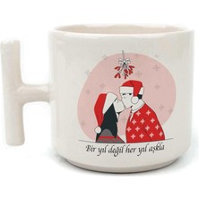 Mor Mürekkep Bir Yıl Değil Her Yıl Aşkla Baskılı Beyaz Kulplu T Yılbaşı Kupası