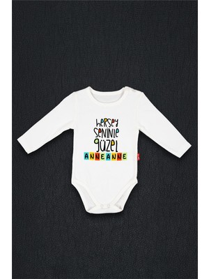 Adisia  Bebek Beyaz Her Şey Seninle Güzel Anneanne Baskılı Alttan Çıtçıtlı Zıbın