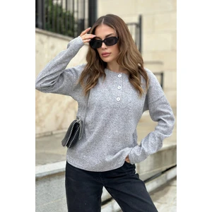 New Laviva Kadın Gri Yumuşak Dokulu Düğmeli Triko Kazak, Uzun Kol, Regular Kesim, Standart Boy.