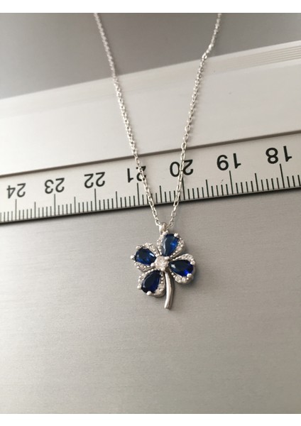 Gümüş Yonca Kolye fırsatları