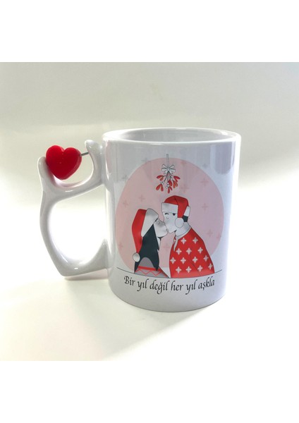 Bir Yıl Değil Her Yıl Aşkla Baskılı Dönen Kalp Figürlü Yılbaşı Kupası