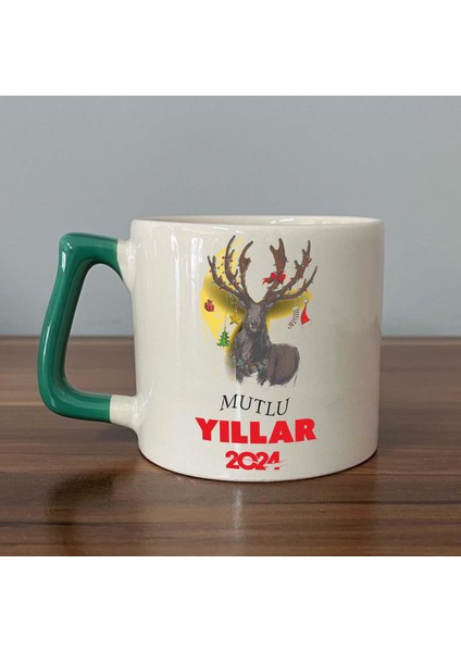 Mutlu Yıllar 2024 Geyik Baskılı Yeşil Kulplu D Yılbaşı Kupası