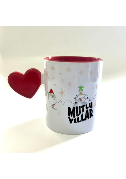 Mutlu Yıllar Kar Taneleri Baskılı Dolu Kalp Kulplu Içi Kırmızı Yılbaşı Kupası