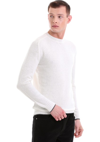 Ekru Regular Fit Düz Bisiklet Yaka Yünlü Casual Triko Kazak fırsatları