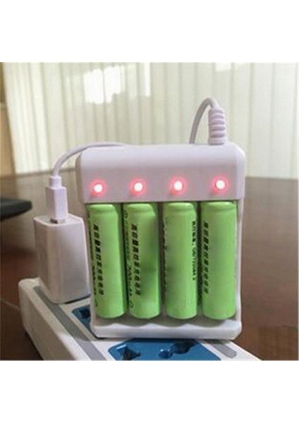 Yüksek Hızlı USB 3/4 Yuvalı Hızlı Şarj Edilebilir Pil Şarj Cihazı Kısa Devre Koruması Aaa ve Aa Şarj Edilebilir Pil Istasyonu (Yurt Dışından)