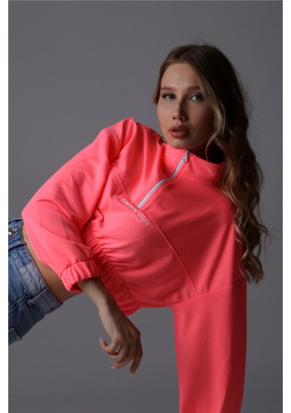 Dik Yaka Sweatshirt Crop 2 Iplik Kumaş Ön Fermuar Bel Lastikli Nakış Detay Uzun Kollu